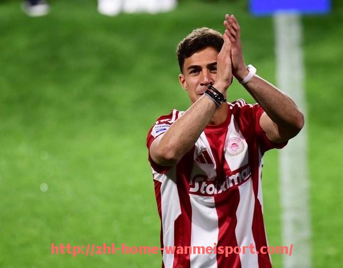 完美体育官方网站-最新德甲球队交锋记录整理及关键战绩分析